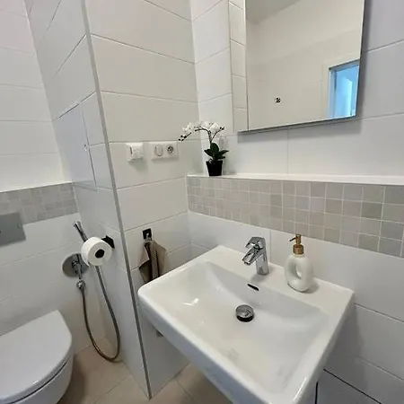 公寓 Garden Appt - 40m2 Terrace, Garrage Parking