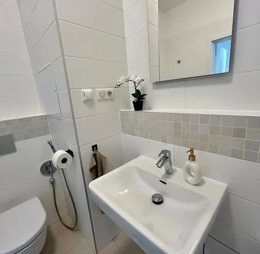 아파트 Garden Appt - 40m2 Terrace, Garrage Parking