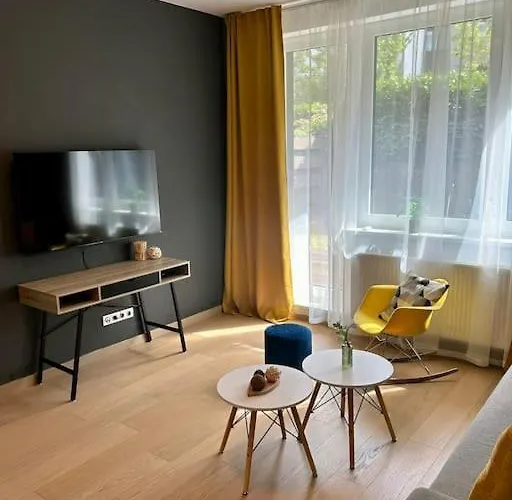 아파트 Garden Appt - 40m2 Terrace, Garrage Parking *