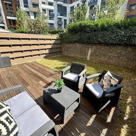 Garden Appt - 40m2 Terrace, Garrage Parking Apartment